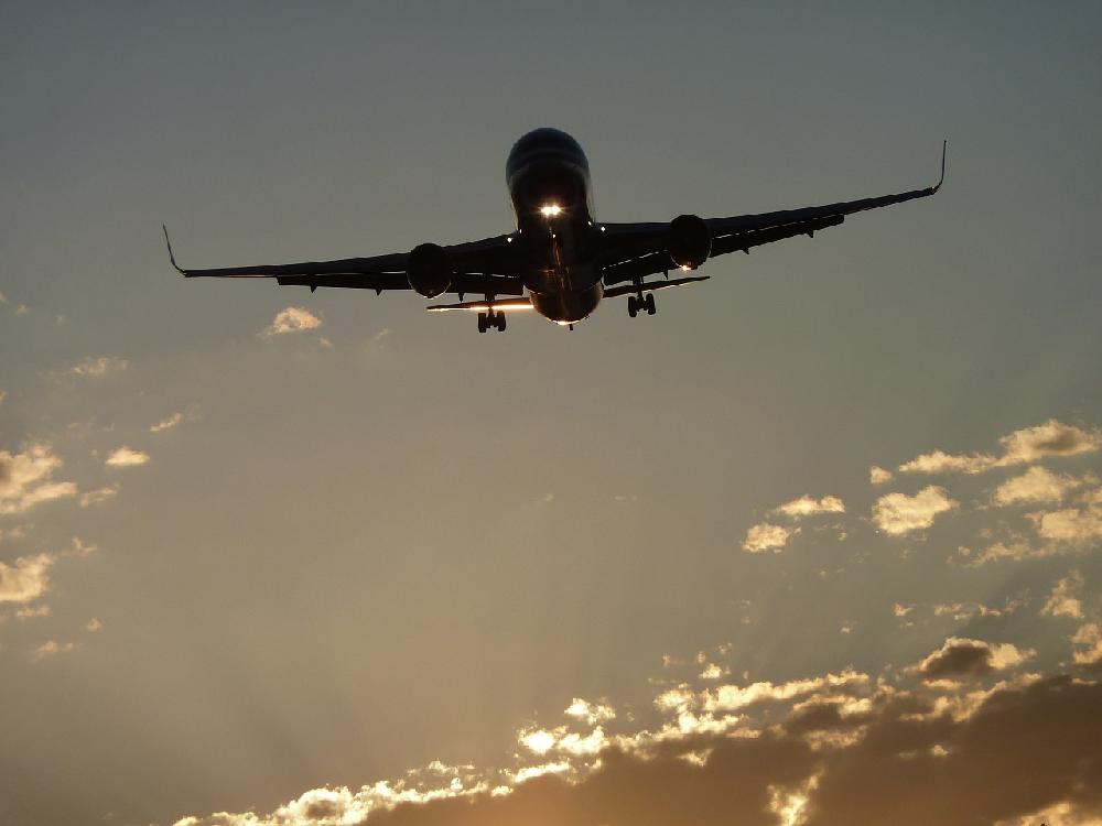 Opóźniony lub odwołany lot-jakie prawa przysługują pasażerom?
