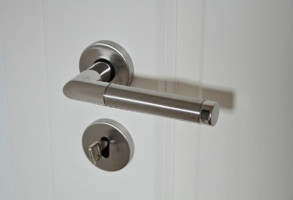 Jak dobrać klamki do drzwi wewnętrznych?